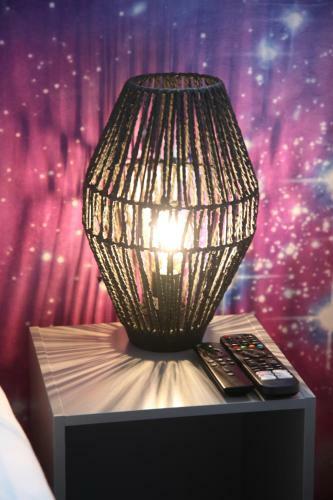 Space Themed Home For 10 Guests - 5mins To Lfc