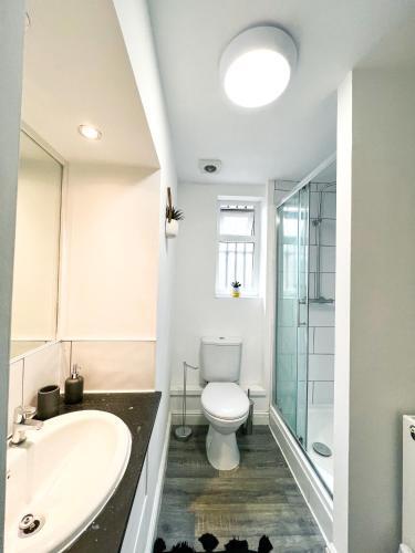 Host Liverpool - Stylish Living Space Apartments