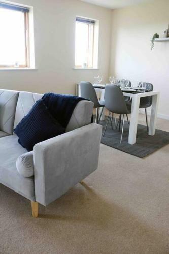 Bright & Cosy 2bed Apartment In Mk Centre +parking