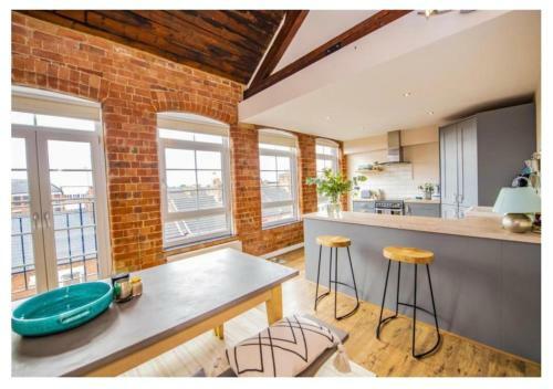 Apartamento Superb Penthouse . 2 Bedroom . Free Secure Parking
