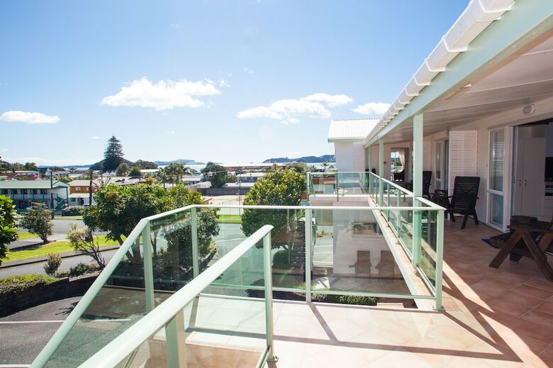 Admirals View Lodge