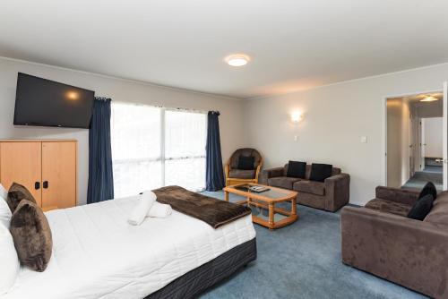 Dolphin Motel