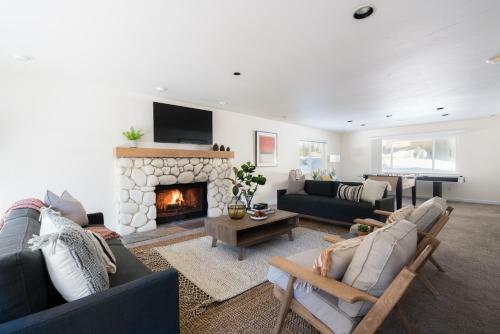 Fiddler By Avantstay Spacious Modern Tahoe Cabin With Chic & Cozy Design