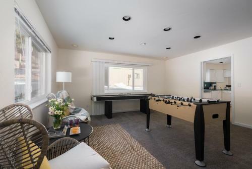 Fiddler By Avantstay Spacious Modern Tahoe Cabin With Chic & Cozy Design
