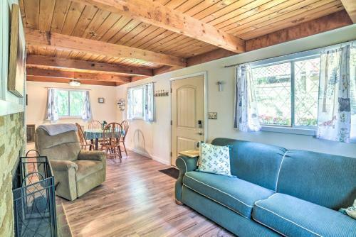 Lakefront Getaway - On-site Fishing And Canoe!