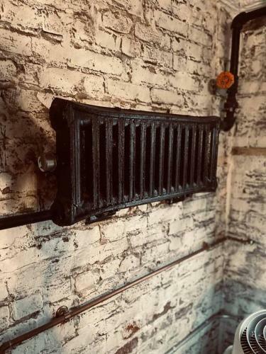 1850s Historic Row House 7min Train To Nyc With Private Backyard