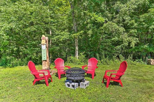 Charming Roscoe Retreat With Grill And Fire Pit!