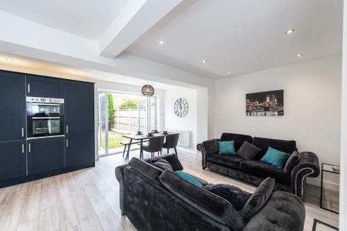 Fabulously Presented 3 / 4 Bedroom Home