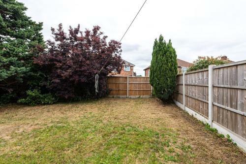 Fabulously Presented 3 / 4 Bedroom Home