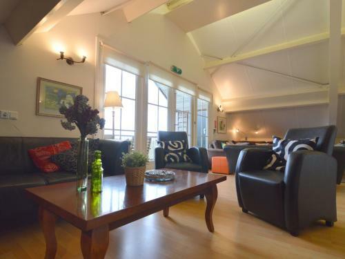 Luxury Holiday Home With Jacuzzi In Noordbeemster