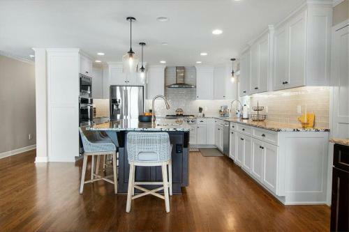 New! Reel Paradise On Lake Norman