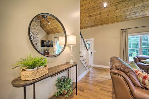 Scenic Sapphire Hideaway With 40-foot Porch!