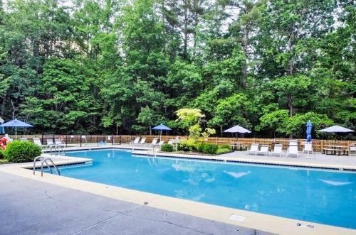 Scenic Sapphire Hideaway With 40-foot Porch!