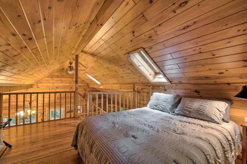 Secluded Waynesville Cabin About 13 Mi To Skiing!