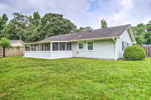 Modern Wilmington Getaway About 6 Mi To Beaches!