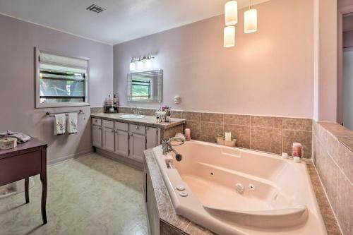 Grand Lake Getaway With Resort-like Amenities!