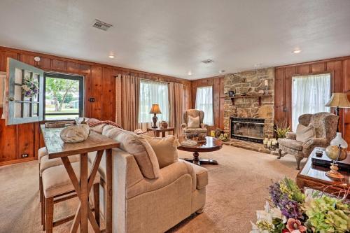 Grand Lake Getaway With Resort-like Amenities!