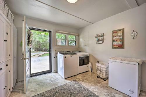 Grand Lake Getaway With Resort-like Amenities!