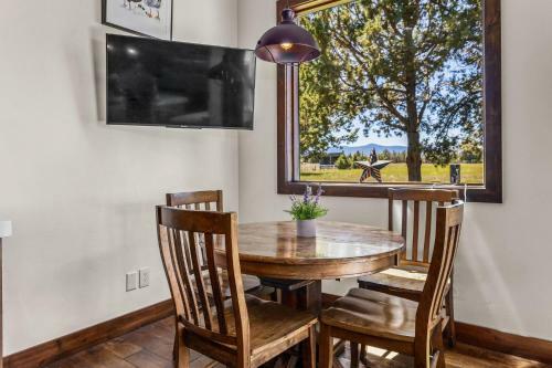 Bend Luxury Escape!