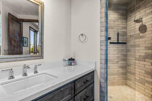 Bend Luxury Escape!