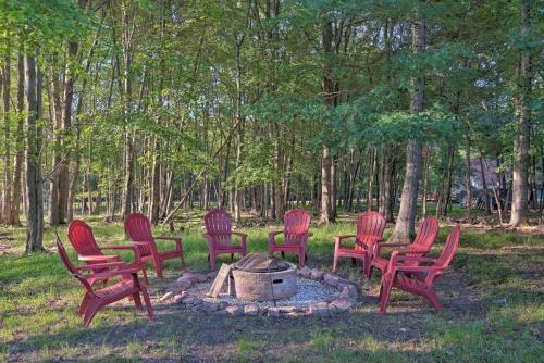 Poconos Getaway With Game Room And Lake Access!