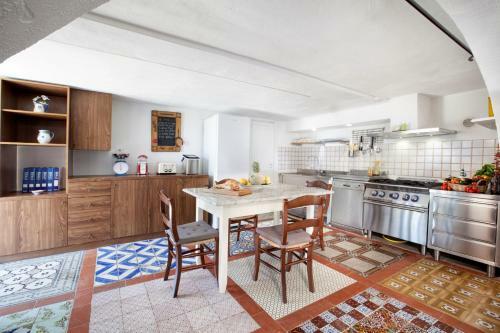Amore Rentals - Villa Venus