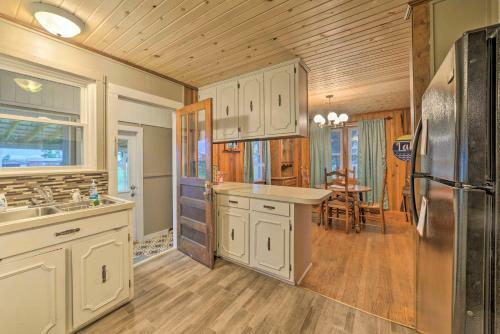 Reelfoot Retreat With Fire Pit - Walk To Lake!