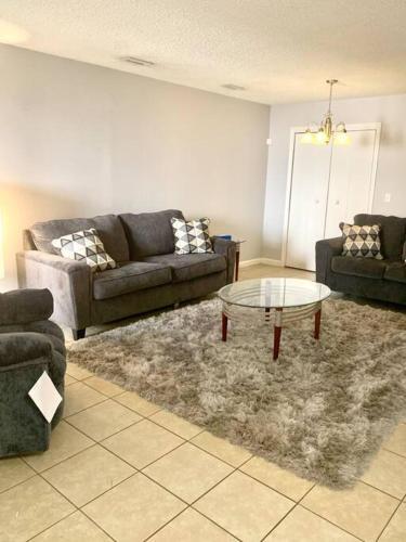 Apartamento Classic 2-bedroom Condo W/free Parking