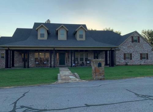Spacious Lake House With Private Dock Sleeps 14