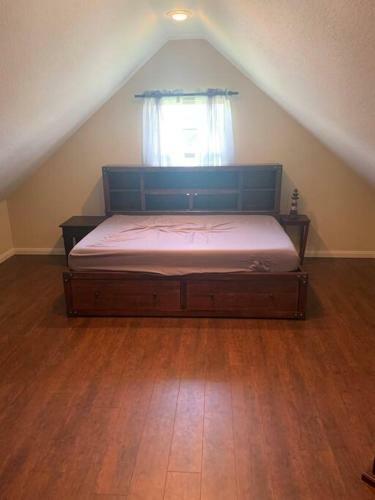Spacious Lake House With Private Dock Sleeps 14