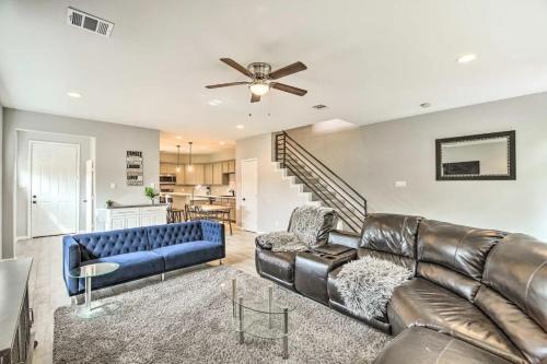 New Double Story Beautiful Condo Townhouse
