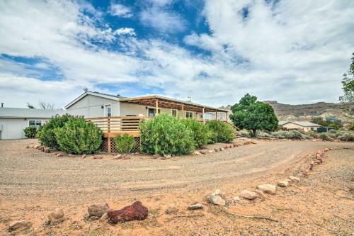 Big Water Home With Deck About 13 Mi To Lake Powell