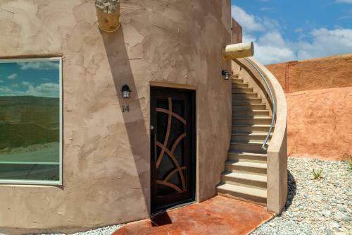 Zion White Bison Glamping & Rv Resort - Tipis And Kivas