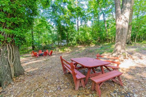 River & Kayak Cottage Deck Grill Fire Pit Wifi