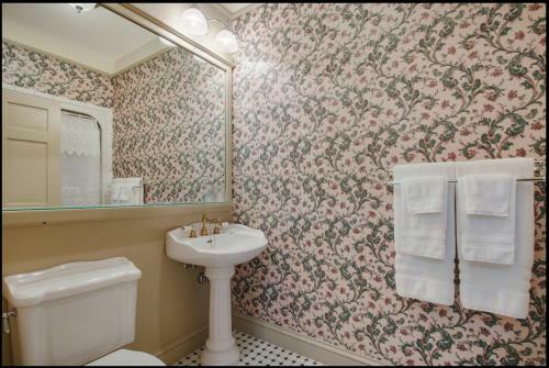 Carnegie Hall Boutique Hotel