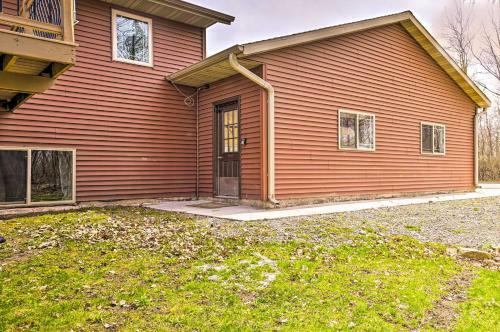 Mosinee Retreat With Fire Pit, 1 Mi To River!