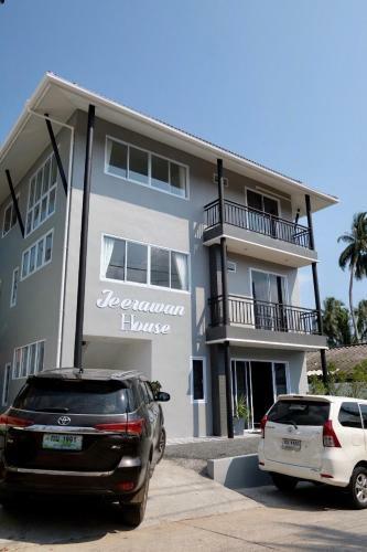 Apartamento Jeerawan House