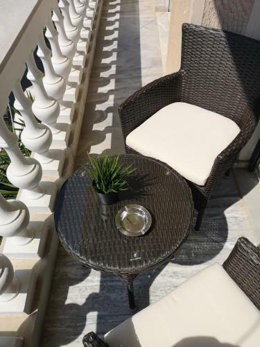 Explore Greece From Near The Sea Apartment
