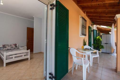 Xenia's Apartments In Alepou