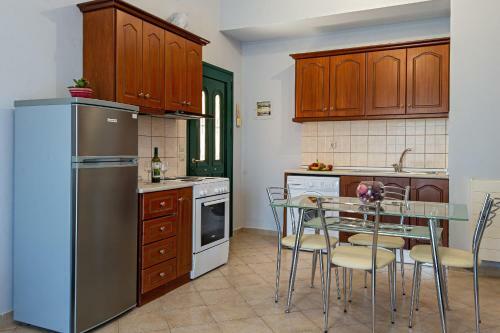 Xenia's Apartments In Alepou