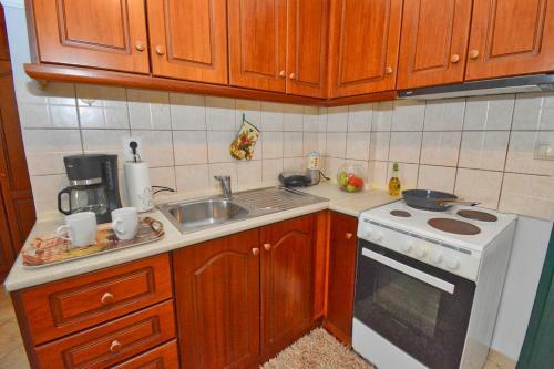 Xenia's Apartments In Alepou