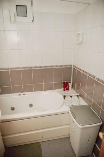 Adrian Home 3 Rooms Apartment