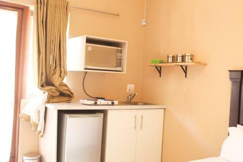 Hostal Dumelang Executive Lodge - Midrand, Free Wifi And Parking