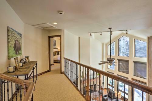 Upscale Edwards Townhome With Hot Tub And Deck!