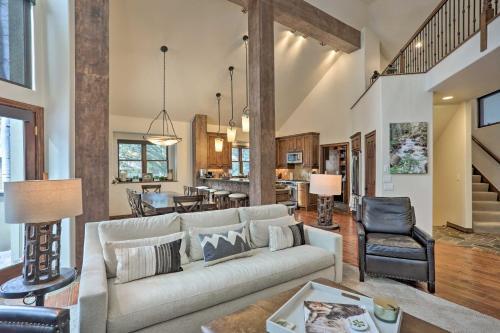 Upscale Edwards Townhome With Hot Tub And Deck!