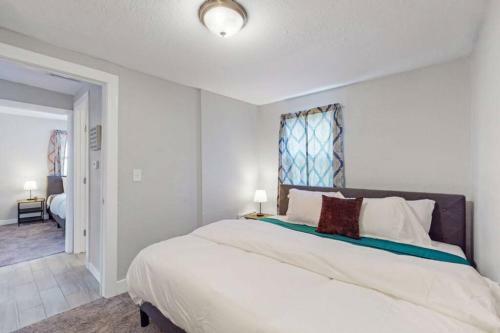 Remodeled 66th 3 King Beds Home In Denver
