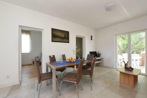 Apartments Bibinje By The Beach