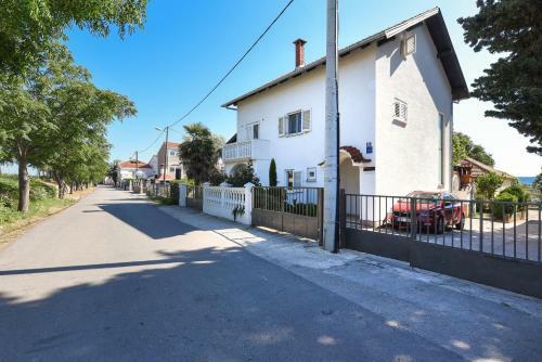 Apartments Bibinje By The Beach