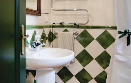 Five-bedroom Holiday Home In Cortegana