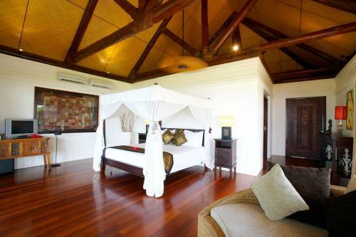 Hotel Nanuku Resort & Spa